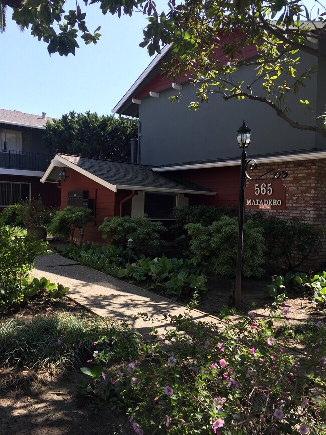 Photo - 565 Matadero Ave Unit 7
