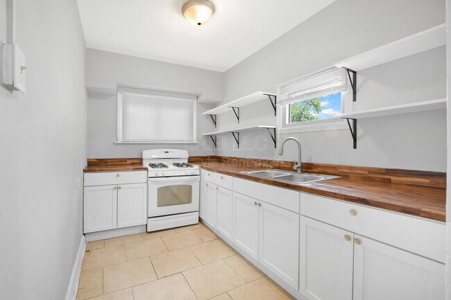 Photo - 627 S 38th St