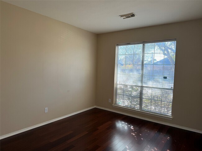 Photo - 7218 Broadelm Dr