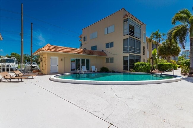 Photo - 331 SW 8th St Unit 3F