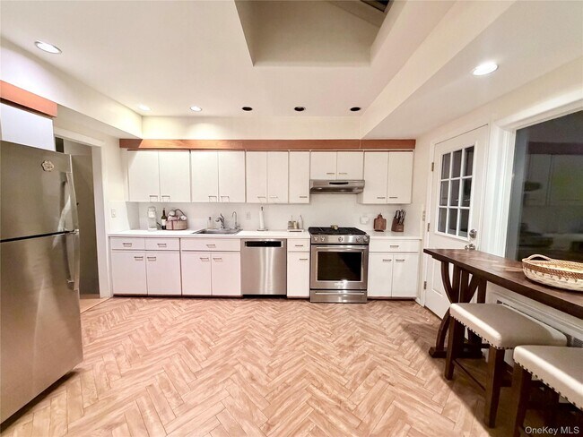 Photo - 821 Channel Rd