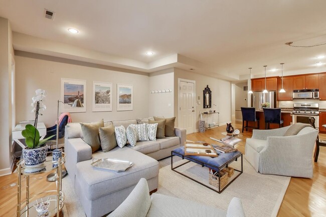 Photo - 1529 N Mohawk St