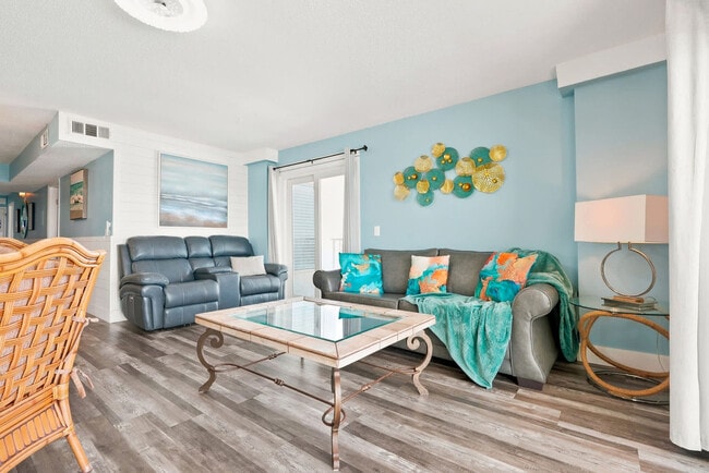 Photo - 8743 Thomas Dr Unidad SI FL11-ID1405397P