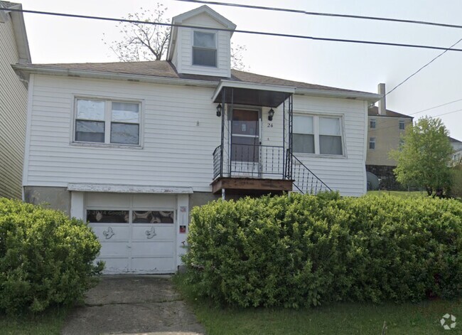 Building Photo - 24 Grant St Rental