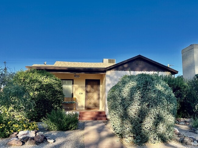 Building Photo - 1313 S 6th Ave