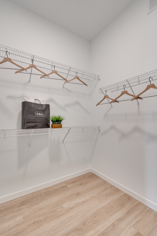 Linden Flats in Linden Hills Apartments Minneapolis, MN