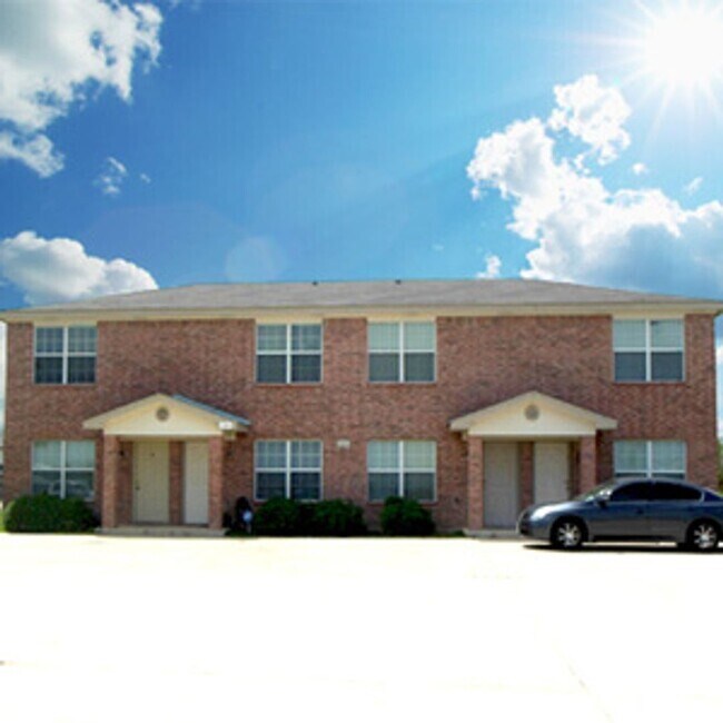 Building Photo - 805 Leifester Cir Rental
