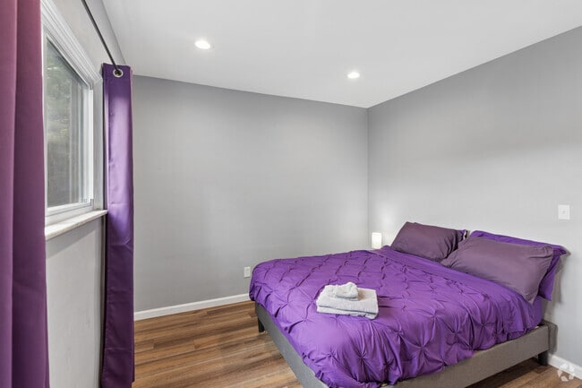 2BR, 1BA - 750SF - Bedroom