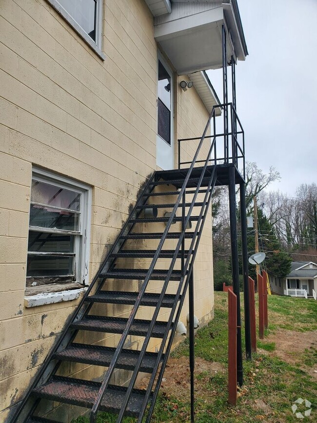 Building Photo - 610 Bradley Rd Unit Apt. G