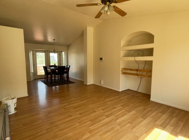 Photo - 854 Pioneer Ave