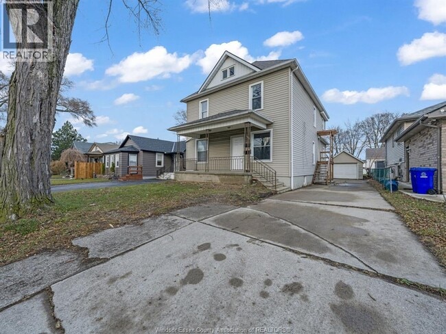 Photo - 2470 Cadillac St