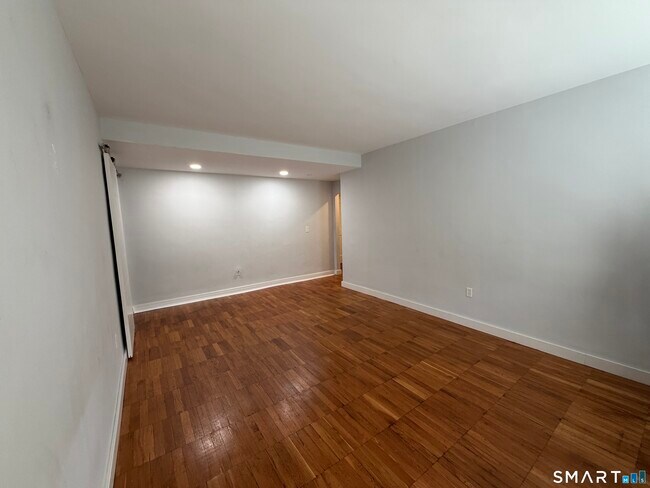Photo - 230 Farmington Ave Unit C5