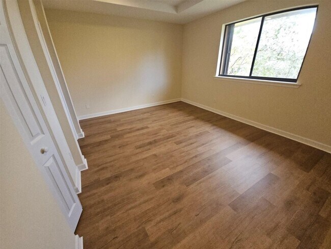 Photo - 6185 Laurel Ln