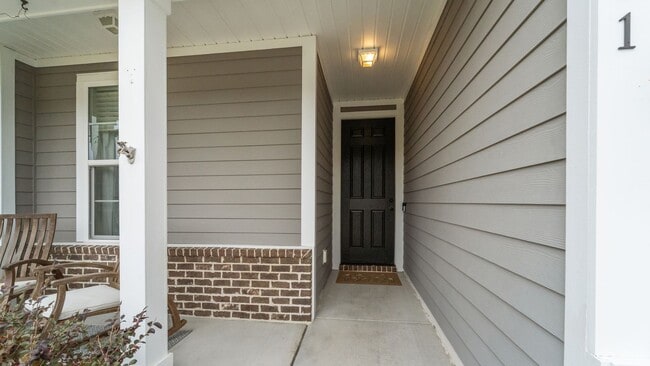 Photo - Spacious 6-Bedroom Waterfront Home in Richmond Hill, GA