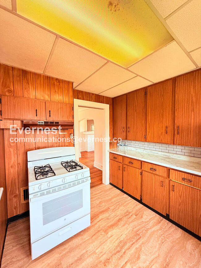 Photo - 3209 W Grand St