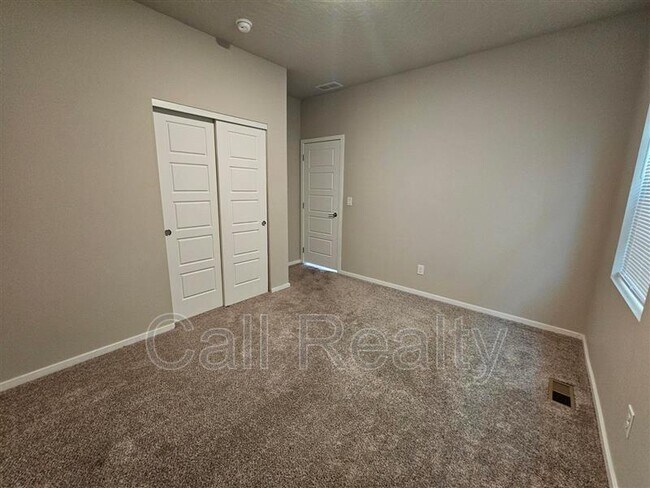 Photo - 3236 N McKinnon Rd