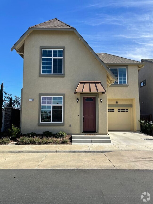 Building Photo - Four Bedroom, Two and a Half Bath Family Home