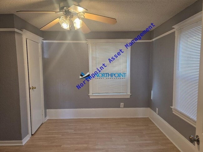 Building Photo - 525-527 14TH STREET Unit 525