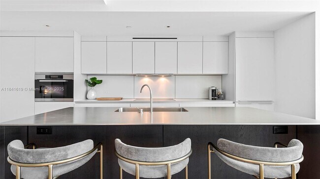 Photo - 2901 Collins Ave Unidad 1403