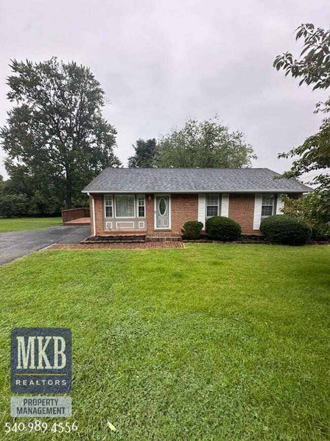745 Kenyon Rd