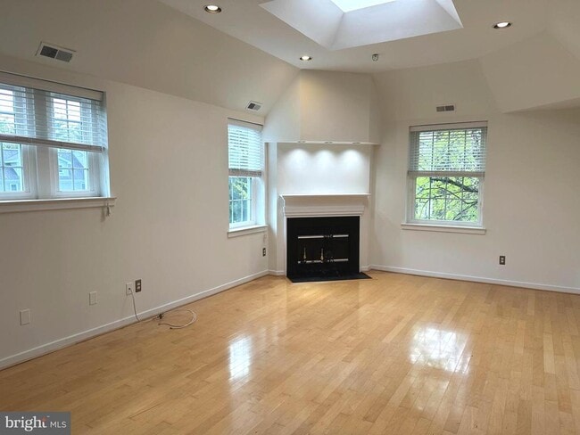 Photo - 104 Woodside Rd Unit B305