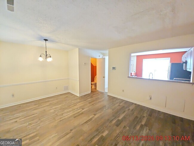 Photo - 1688 Winchester Way SE