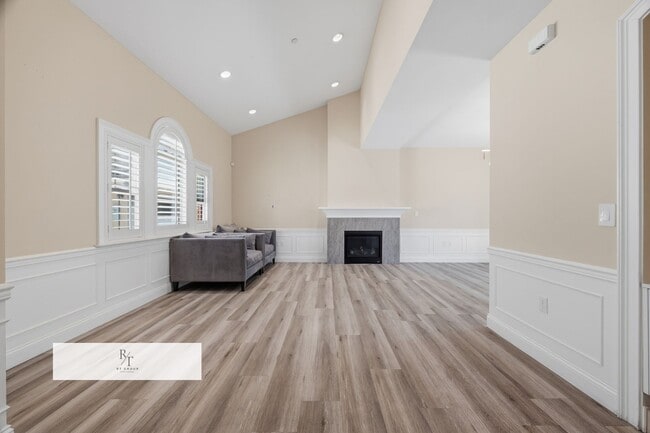 Photo - Beautiful Mediterranean Luxury Home in Exclusive Gated Villa Sierra, Arcadia