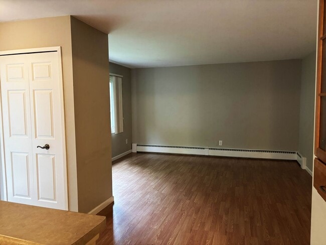 Photo - Chelsea Downtown Area 3-bedroom Ranch