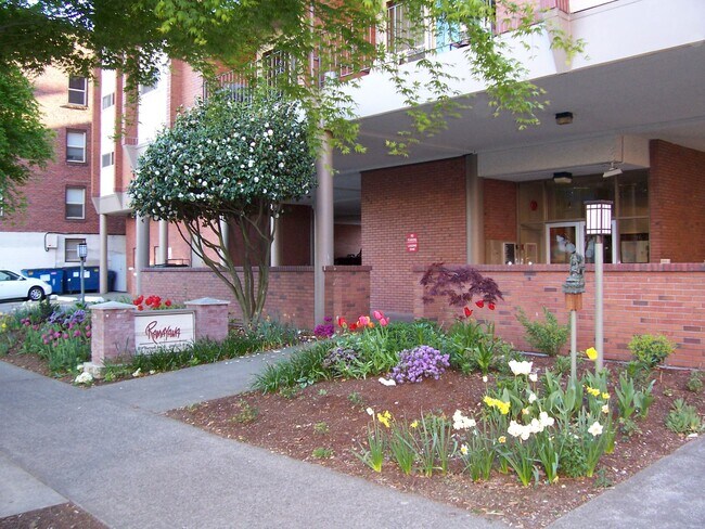 Photo - Ramayana Apartments