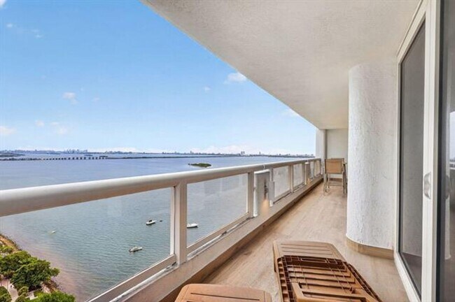 Photo - 1717 N Bayshore Dr