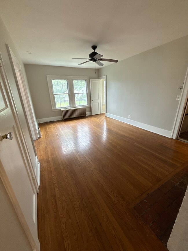 90 S Pine Ave Unit D