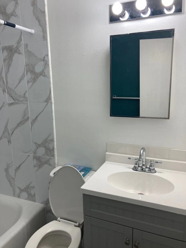 Photo - 3219 Hamilton St