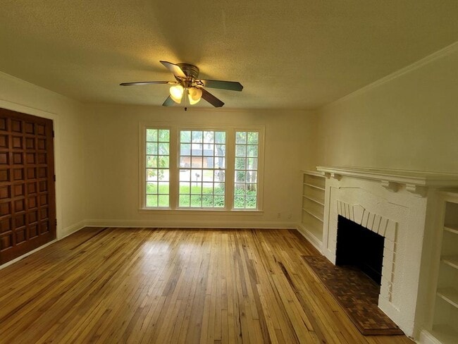 Photo - 2606 Canterbury St