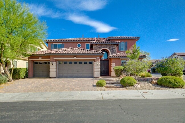 Spacious 5-Bedroom, 2 Story Pool Home in G... - Spacious 5-Bedroom, 2 Story Pool Home in G...