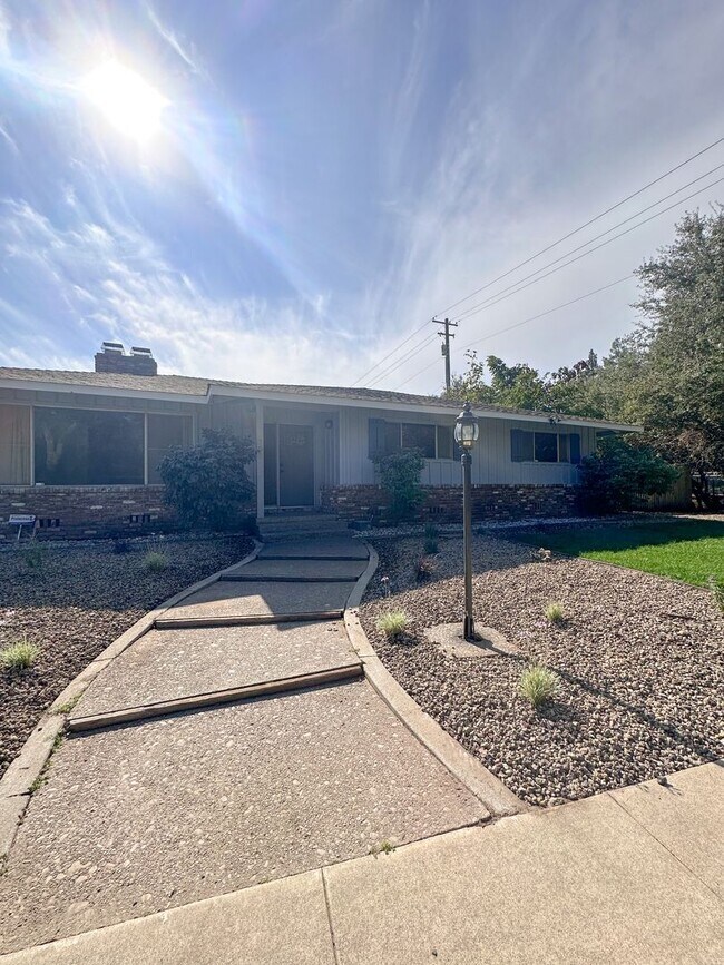 Photo - Gorgeous 3 bed 2 bath! (Please read entire ad before showing)