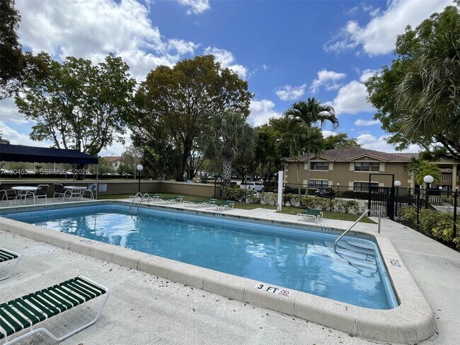 Photo - 2642 Riverside Dr Unidad 2642