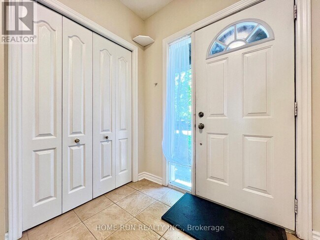 Photo - 217 Deerfox Dr