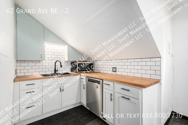 Photo - 62 Grand Ave NE