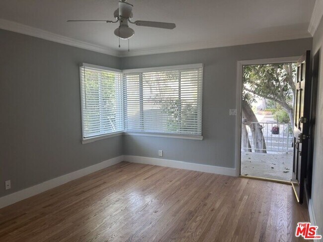 16144 Sunset Blvd Unit 4A
