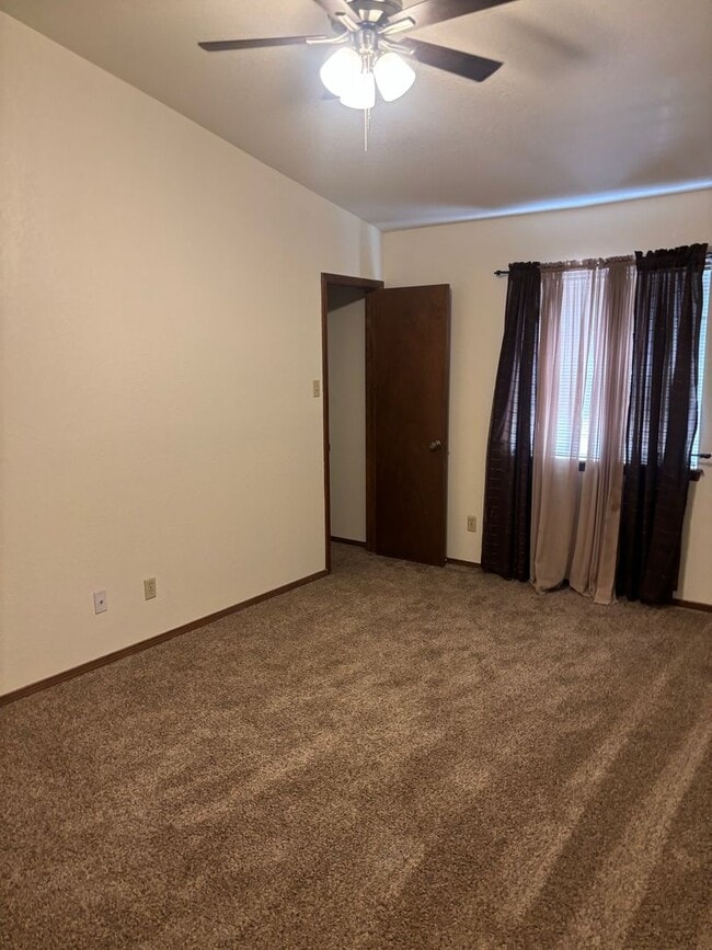 Photo - Charming 2 Bed/ 2 Baths Near Everything !