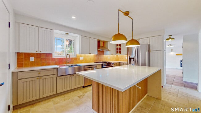 Building Photo - 241 Cricket Knoll
