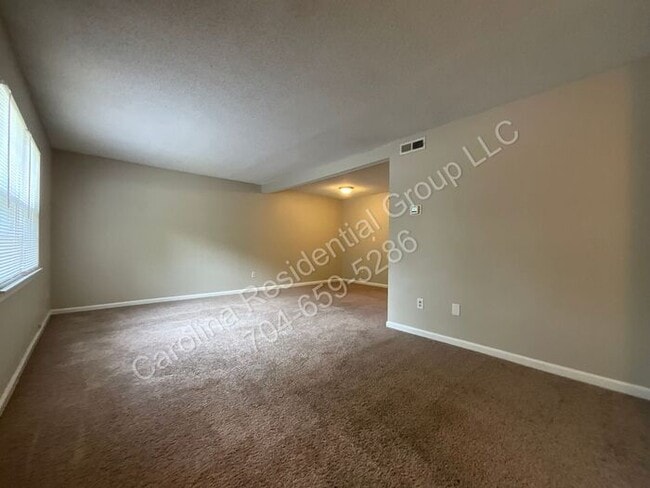 Photo - 8913 Hunter Ridge Dr