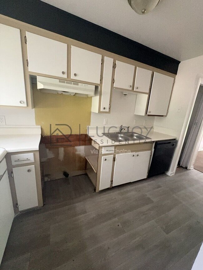 Photo - 2136 East Dr