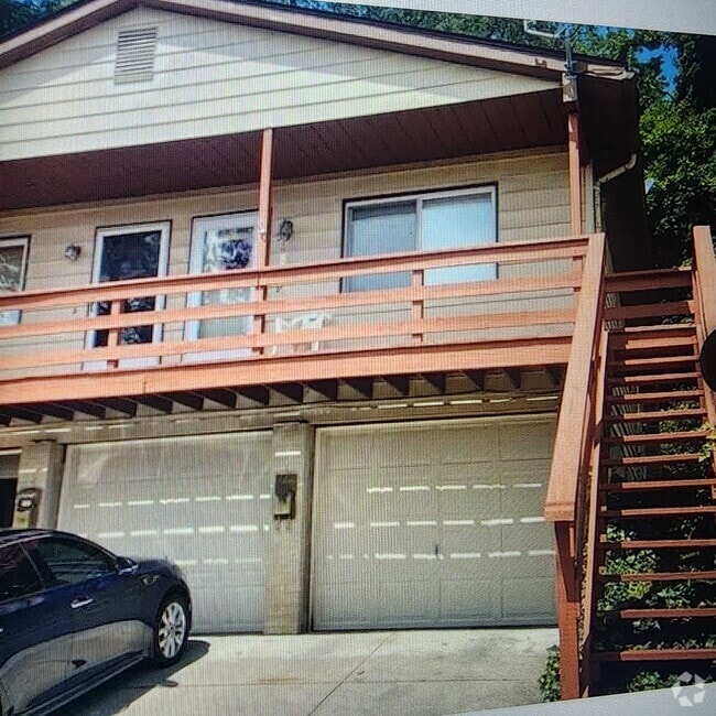 Building Photo - 348 Cluster Ave Unit 348 cluster Rental