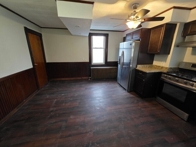 Photo - Spacious 3-Bedroom Home with Granite Countertops & Huge Eat-In Kitchen