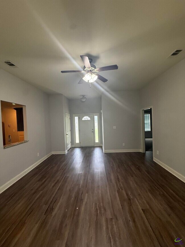 Photo - 120 Worchester Cir