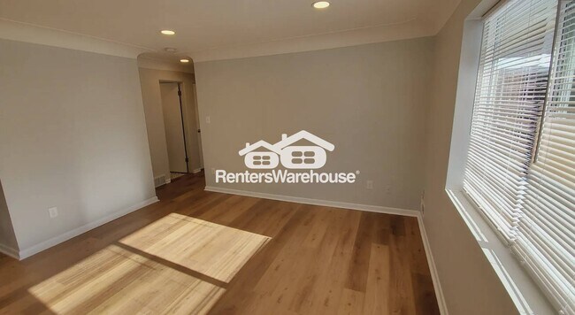 Photo - 3618 N Monaco St Pkwy