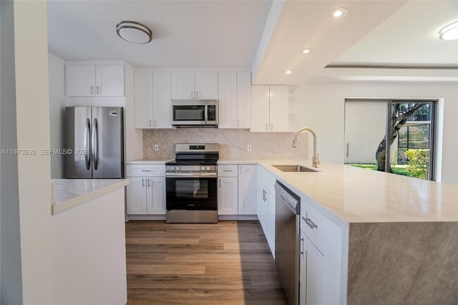 Photo - 370 Racquet Club Rd Unit 101