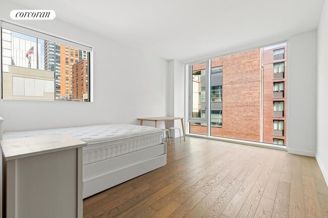 Building Photo - 505 W 43rd St Rental