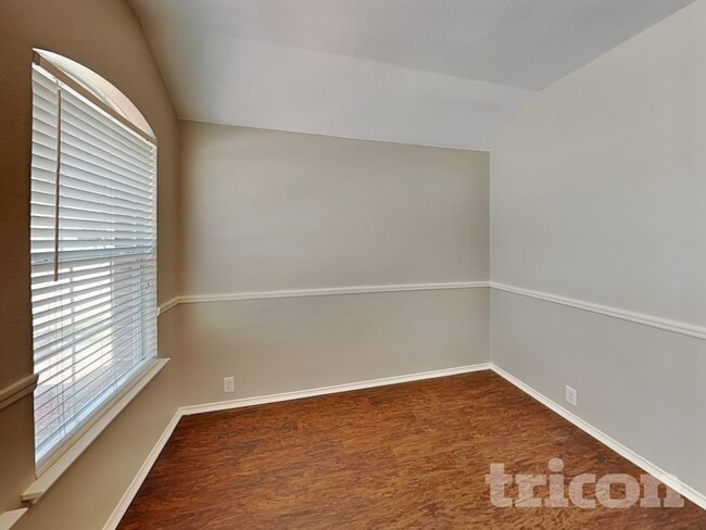 Photo - 317 Welch Dr